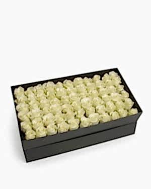 Dikdörtgen Büyük Kutuda Beyaz Gül