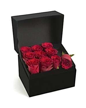 Dikdörtgen  Küçük Siyah Kutuda Kırmızı Gül