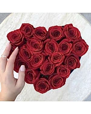 Kutuda  20 Kırmızı Güller