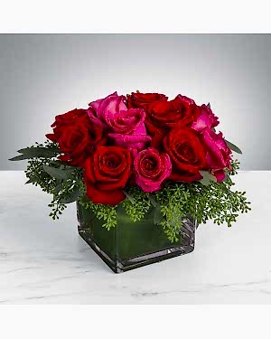 Cam Saksı Hayal Gücü Gül Aranjmanı