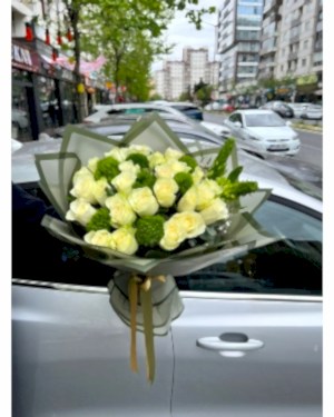 25 Beyaz Gül Buketi